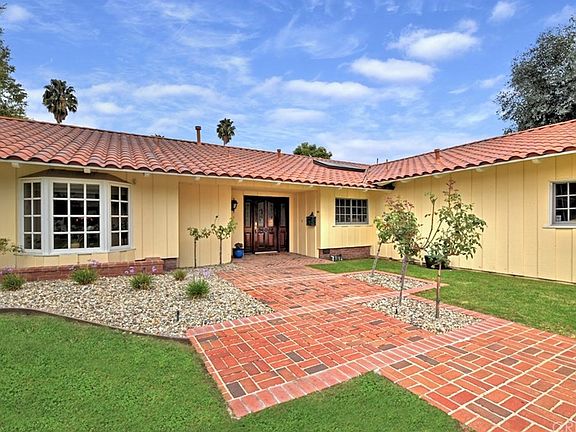 3rd image of 23351 Los Encinos Way
