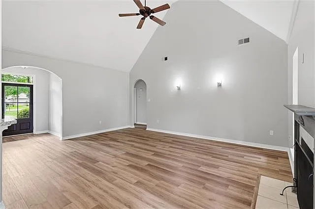 1555 Marigny Ave — Photo 15
