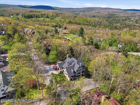 5th image of 214 Summit Dr