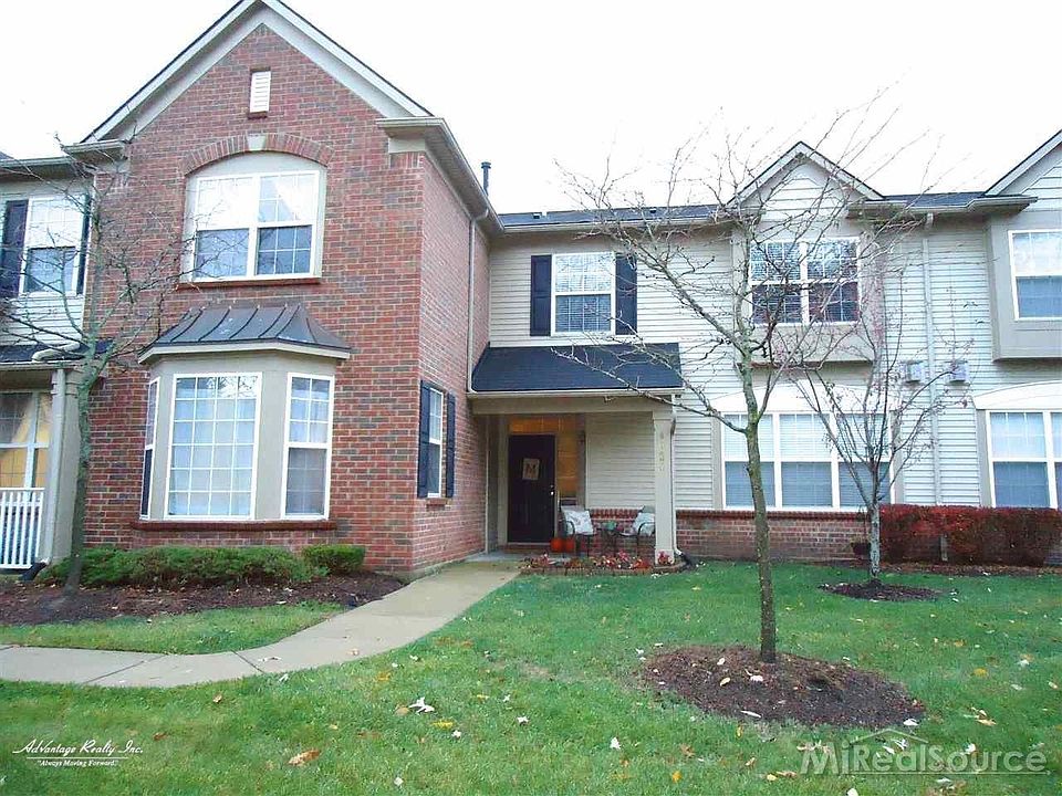 1st image of 4033 Radcliff Dr #165