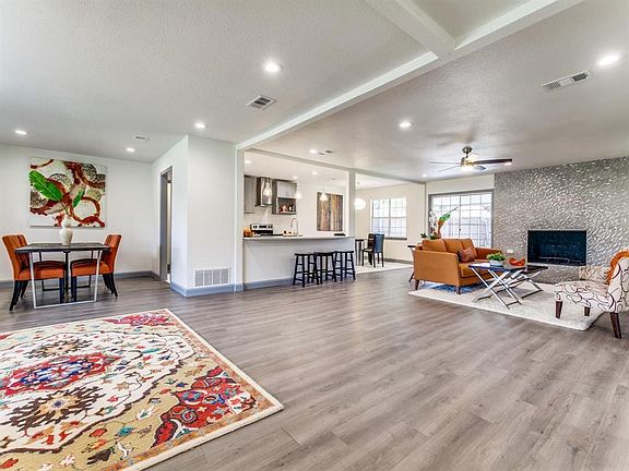 4th image of 2021 Westridge Dr