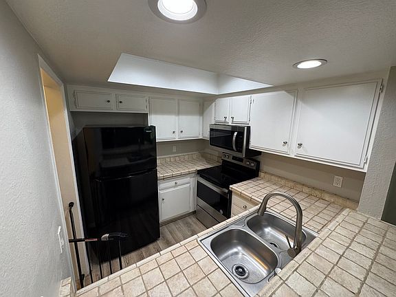 4th image of 278 N Wilshire Ave APT C12