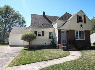 130 S Huxley Dr, Cheektowaga, NY 14225