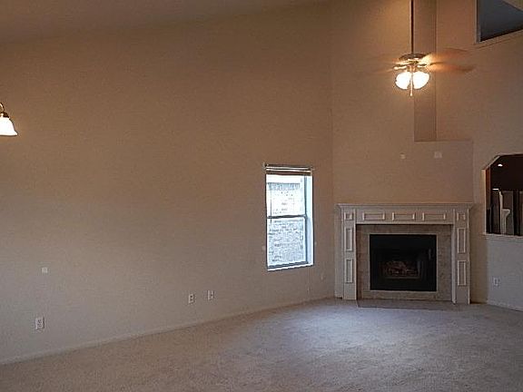 2nd image of 2304 Maedell Dr