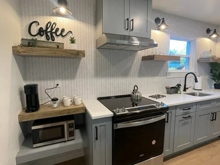4623 W Catalpa Dr — Photo 10