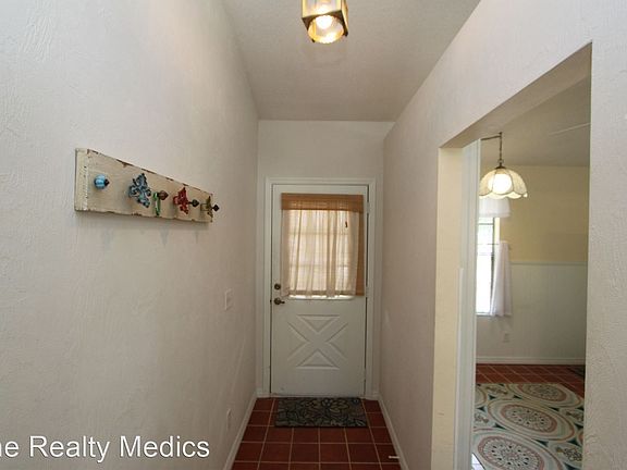 3rd image of 1091 Oak Forest Cir