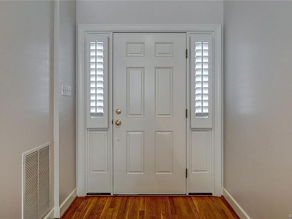 5th image of 719 Epson Downs Ct