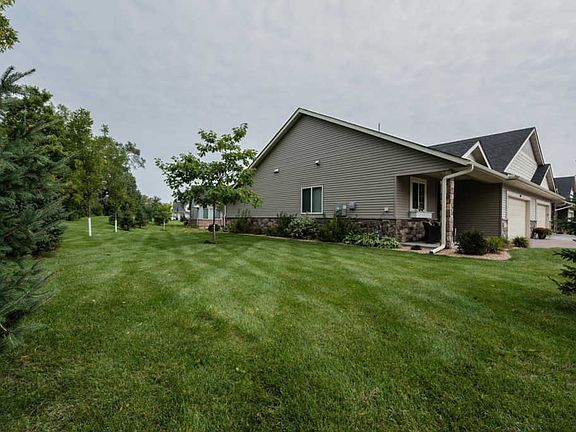 3rd image of 420 Aqua Cir