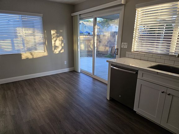 3rd image of 10650 Esmeraldas Dr