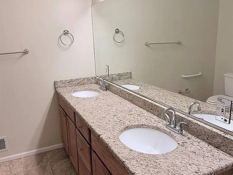 65 W Euclid St #5 — Photo 14
