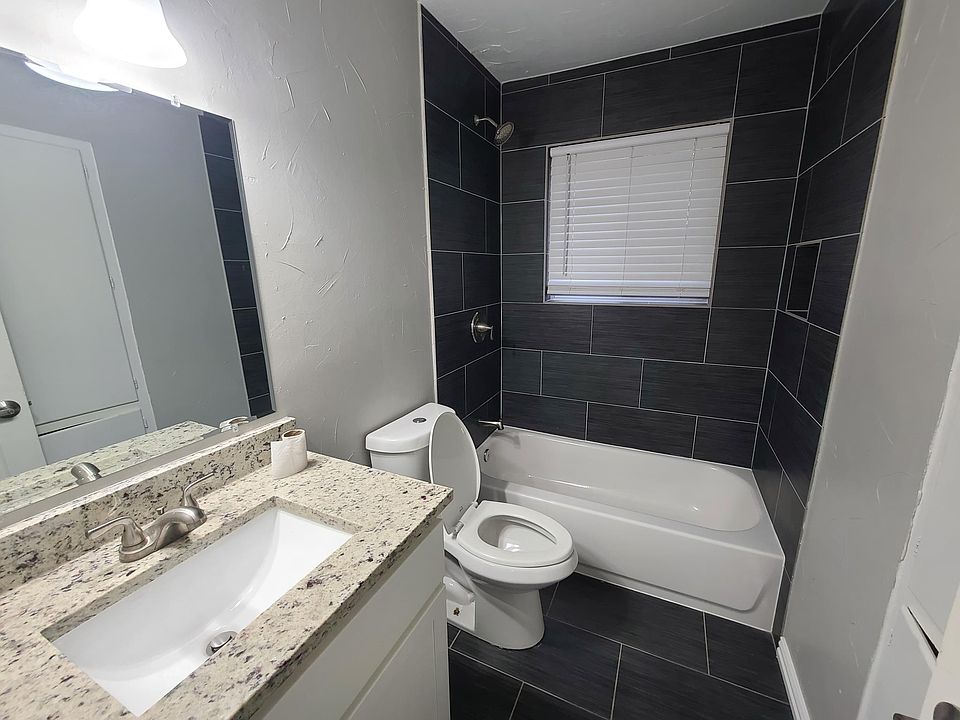 1st image of 1810 N Fitzhugh Ave APT 102