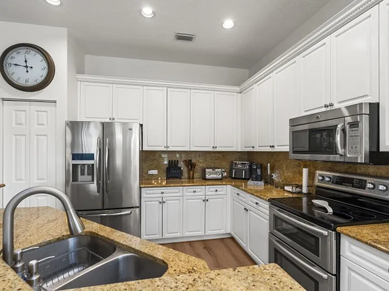 11065 Stone Creek St — Photo 1