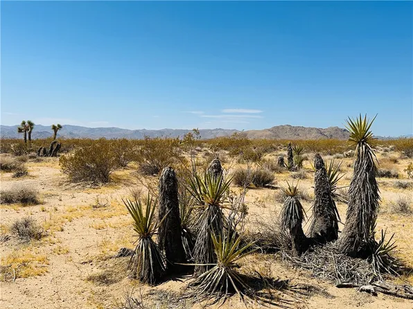 5 Sunset Rd, Joshua Tree, CA 92252