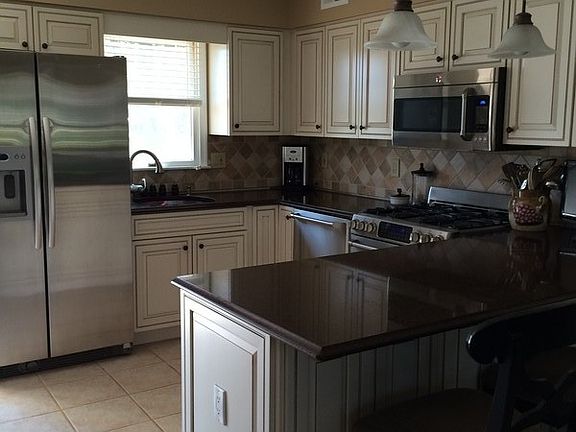 2nd image of 15 Vincent St