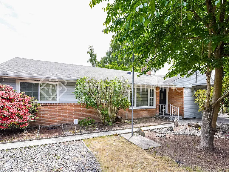 7017 S Bell St — Photo 1