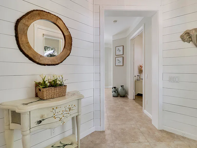 511 Sweet Bay Cir — Photo 3