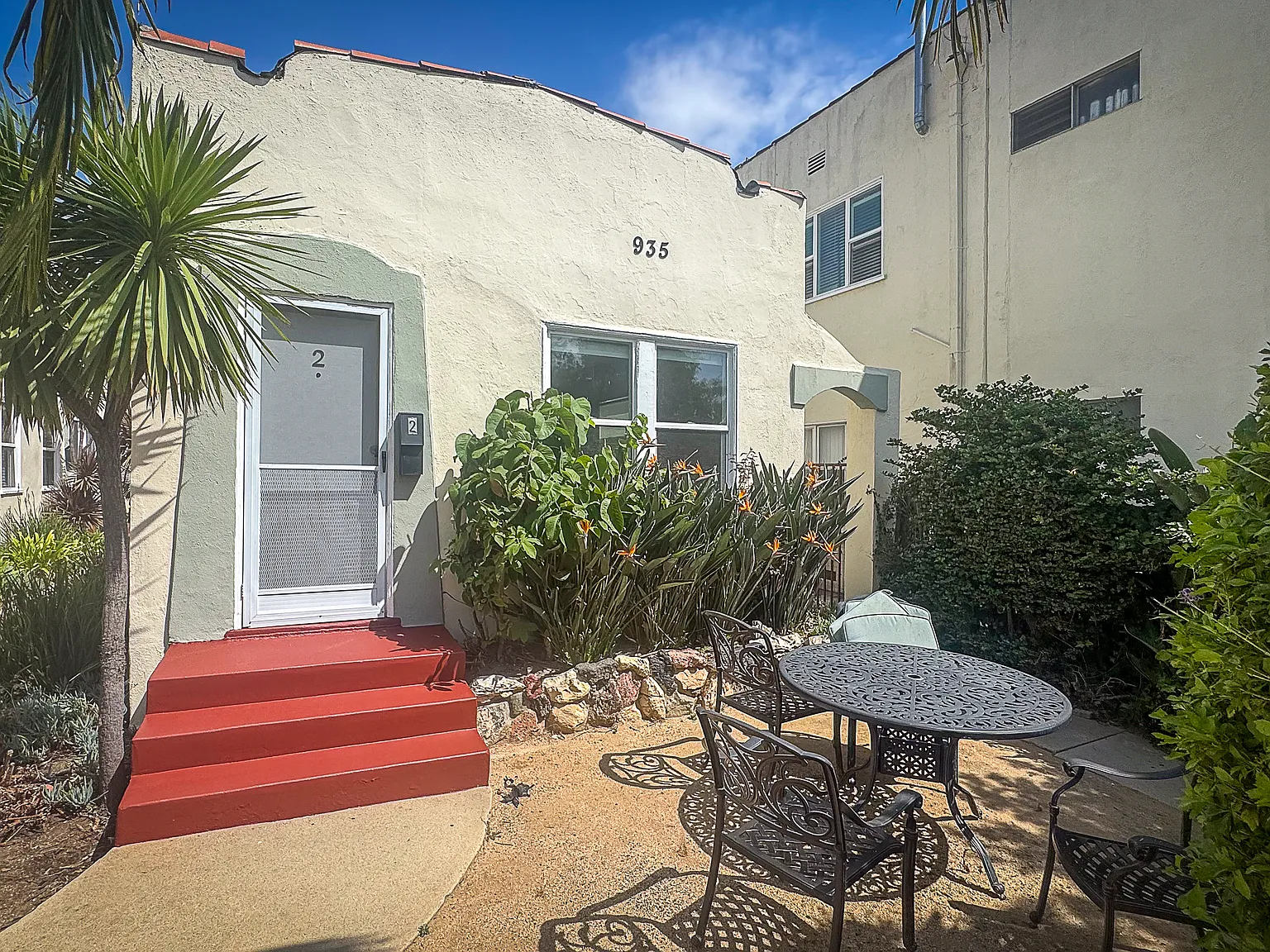 Studio, 450 sqft, $2,100 — Photo 2