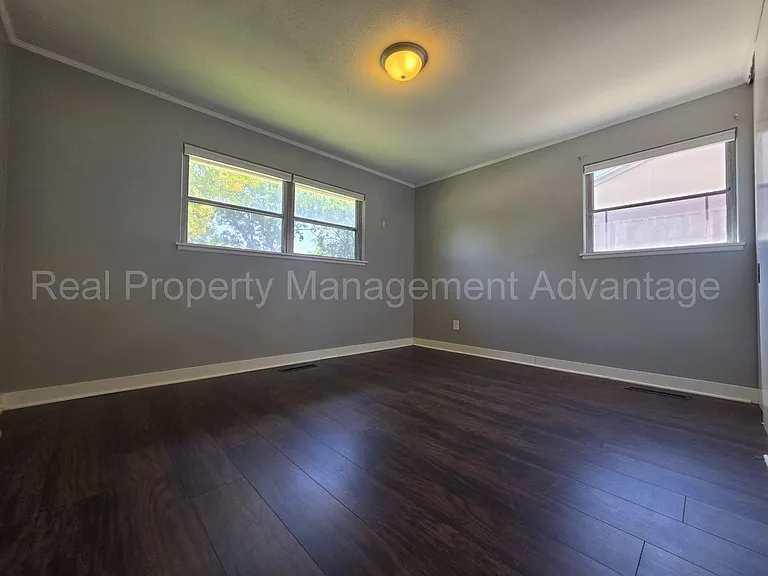 22041 Jerome St — Photo 14