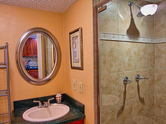 5th image of 87200 Overseas Hwy APT D6
