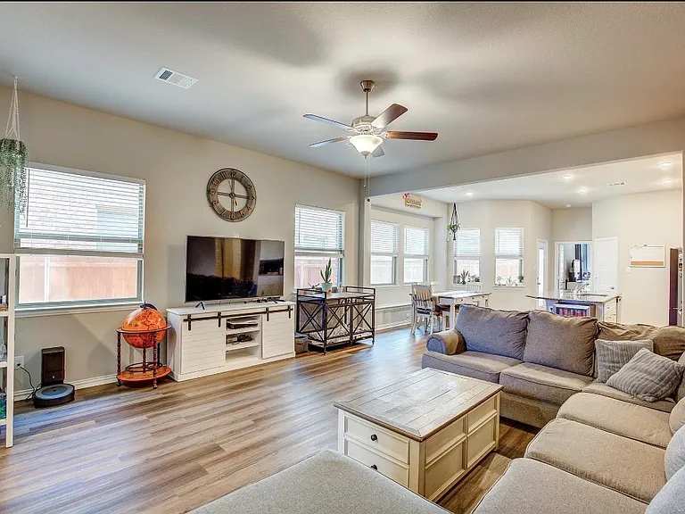 3916 Ford Dr — Photo 4