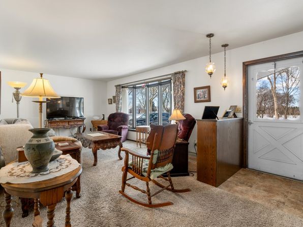 419 Homewood Dr, Brillion, WI 54110