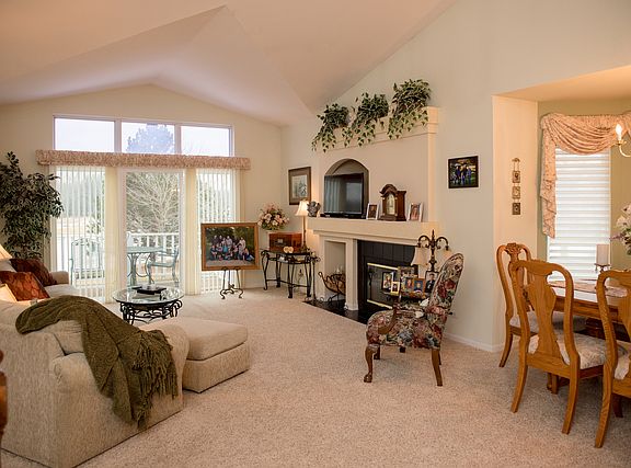 2nd image of 2582 N Augusta Dr
