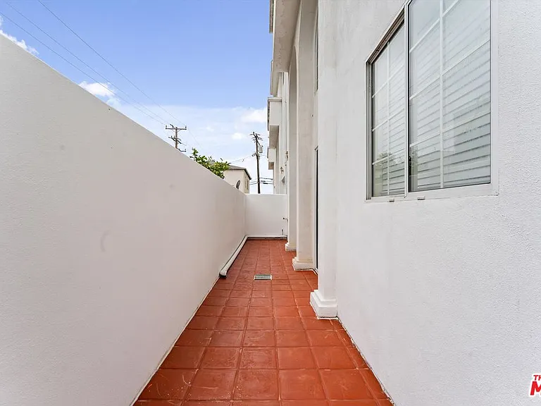 1338 Yale St #C — Photo 39