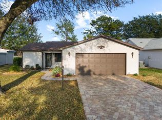 819 Bolivar St, Lady Lake, FL 32159