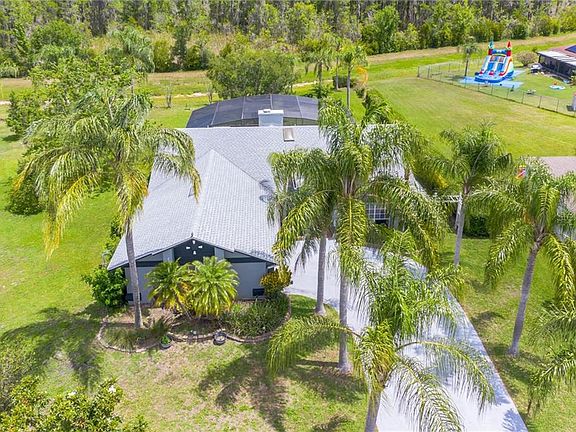 4th image of 616 Camel Ln