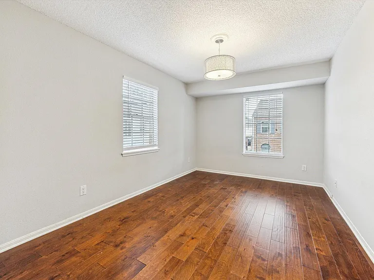 1107 Country Place Dr — Photo 14