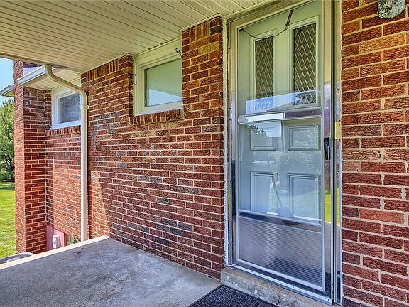 5th image of 715 Parkview Ter