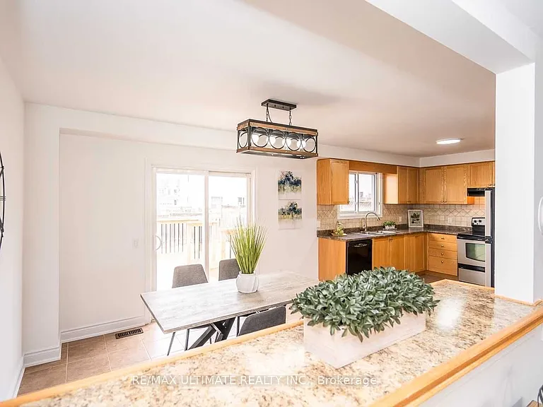 217 Marilyn St — Photo 10