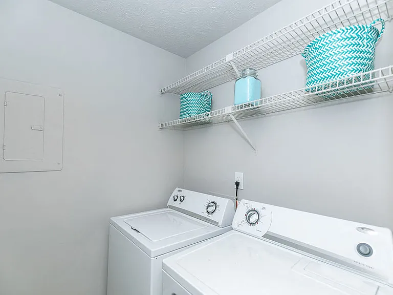 Model. Laundry Room.