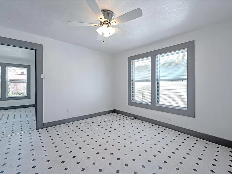 2217 Stevens St — Photo 10