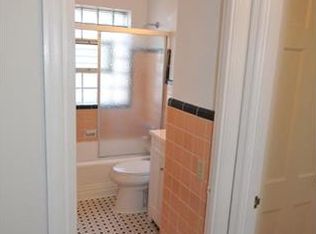 860 N McKnight Rd APT 2E, Saint Louis, MO 63132