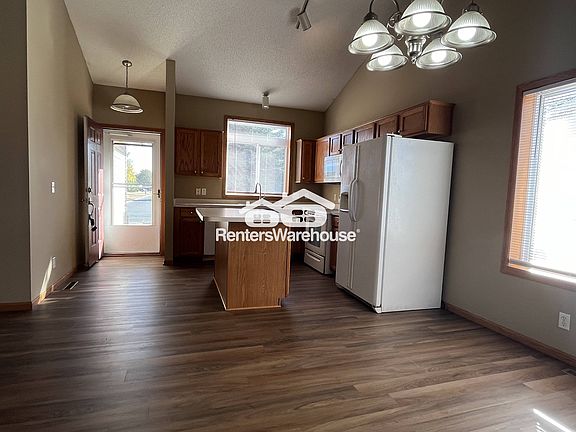 4th image of 1553 Balinese St