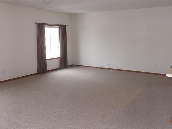 2nd image of 6812 Meadow Grass Ln S