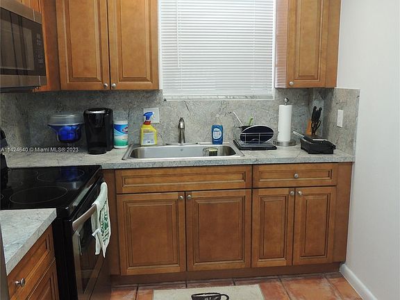 3rd image of 1400 Tallwood Ave APT 105