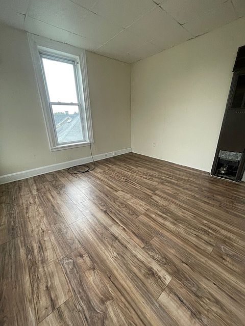 2nd image of 123 Park Ave #9