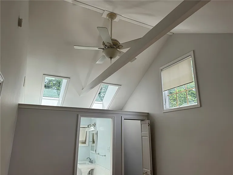 633 Crystal Dr — Photo 19