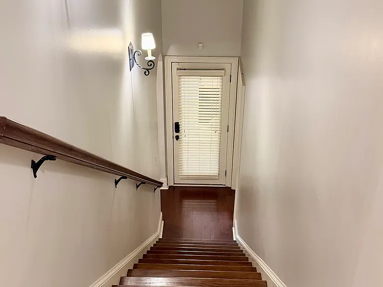 Dewaal St — Photo 18