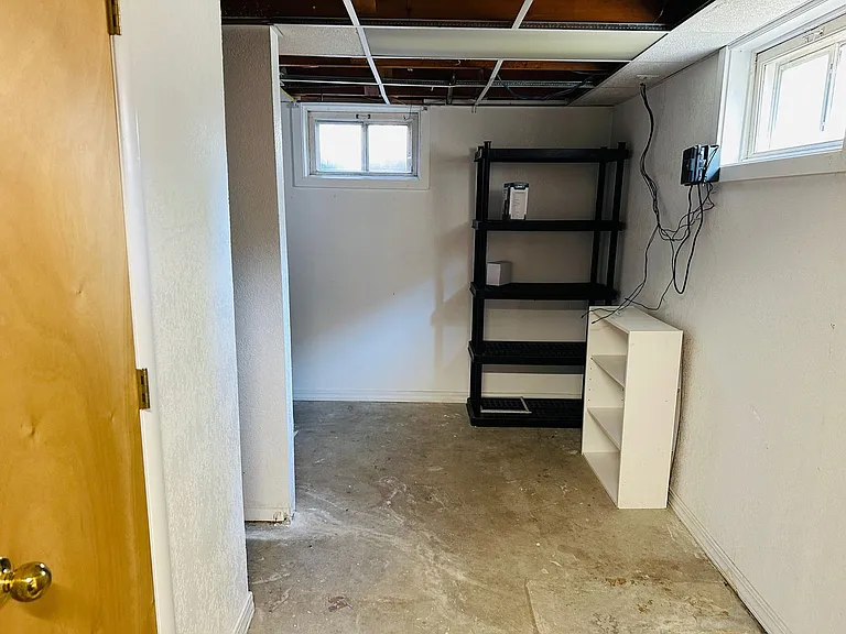 2038 Lewis Ave — Photo 29