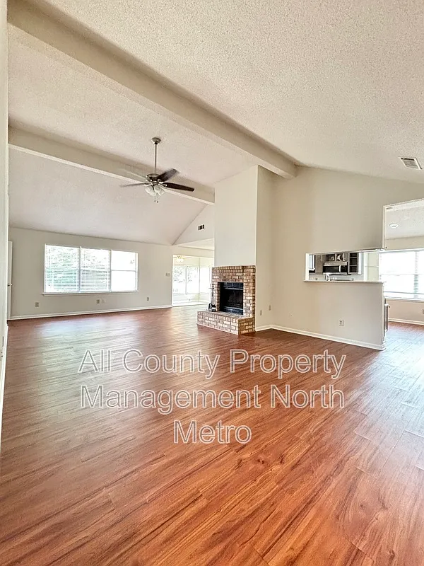 Timberlane — Photo 2