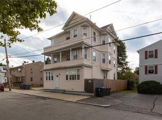 32 Seamans St, Providence, RI 02908