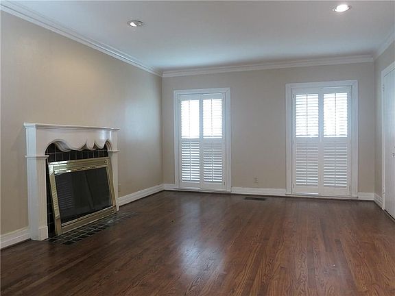 3rd image of 4517 Emerson Ave