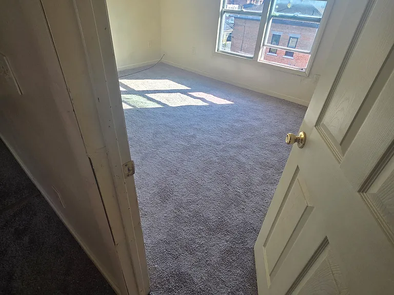 635 E Willow St #4 — Photo 7
