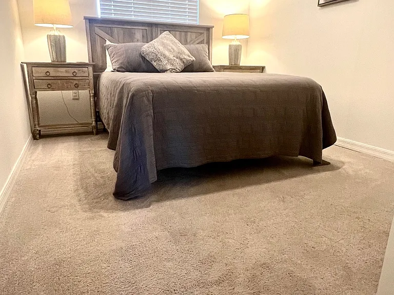 Guest bedroom with queen bed