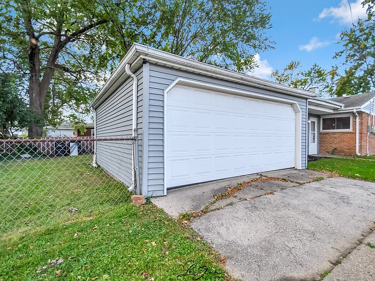 17103 Burnham Ave — Photo 3