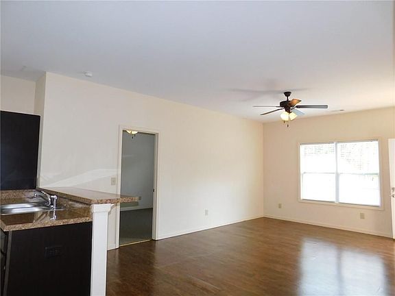 4th image of 40A Lora Ln