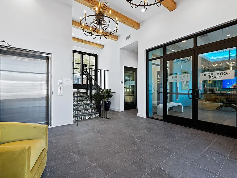 MODERNO La Granada Luxury Living — Photo 10